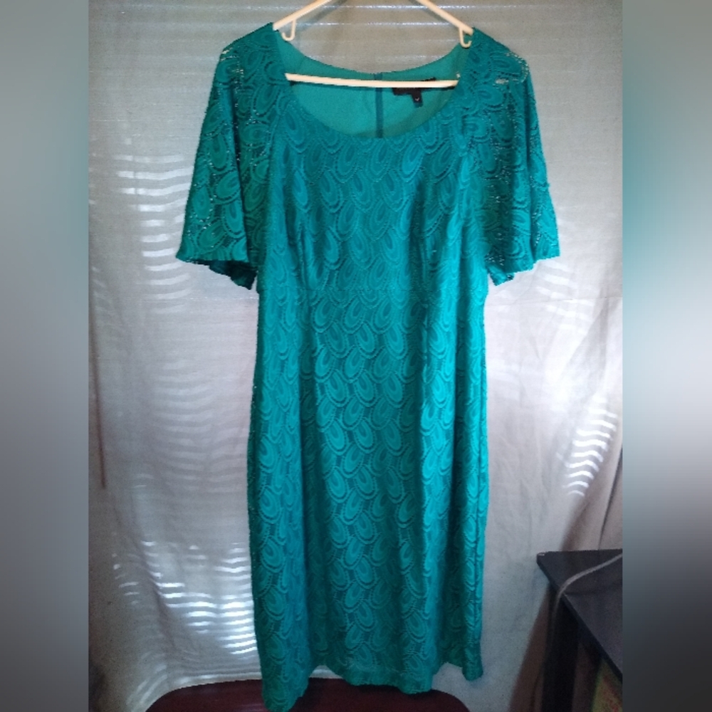 Elegant Chris McLaughlin Teal Lace Overlay Dress